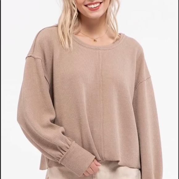 By the river cropped sweater in beige - Picture 3 of 6